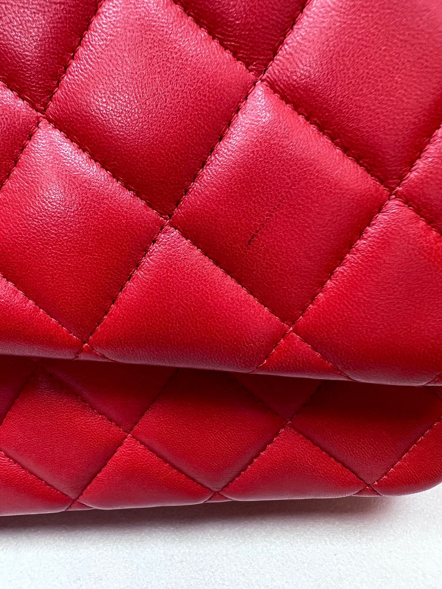 Chanel Chanel Lambskin Maxi Red SYL1077