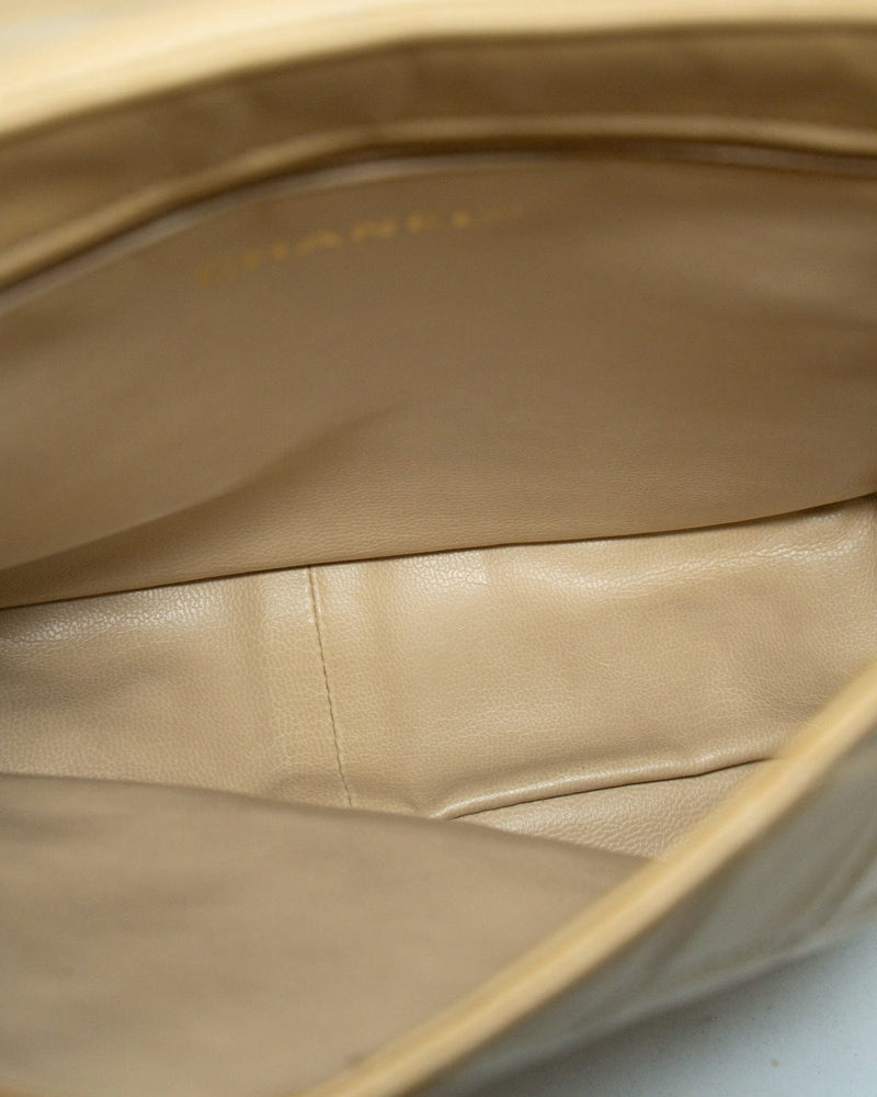 Chanel Chanel Lambskin satchel style crossbody bag with Tortoiseshell CC lock - AWL2571