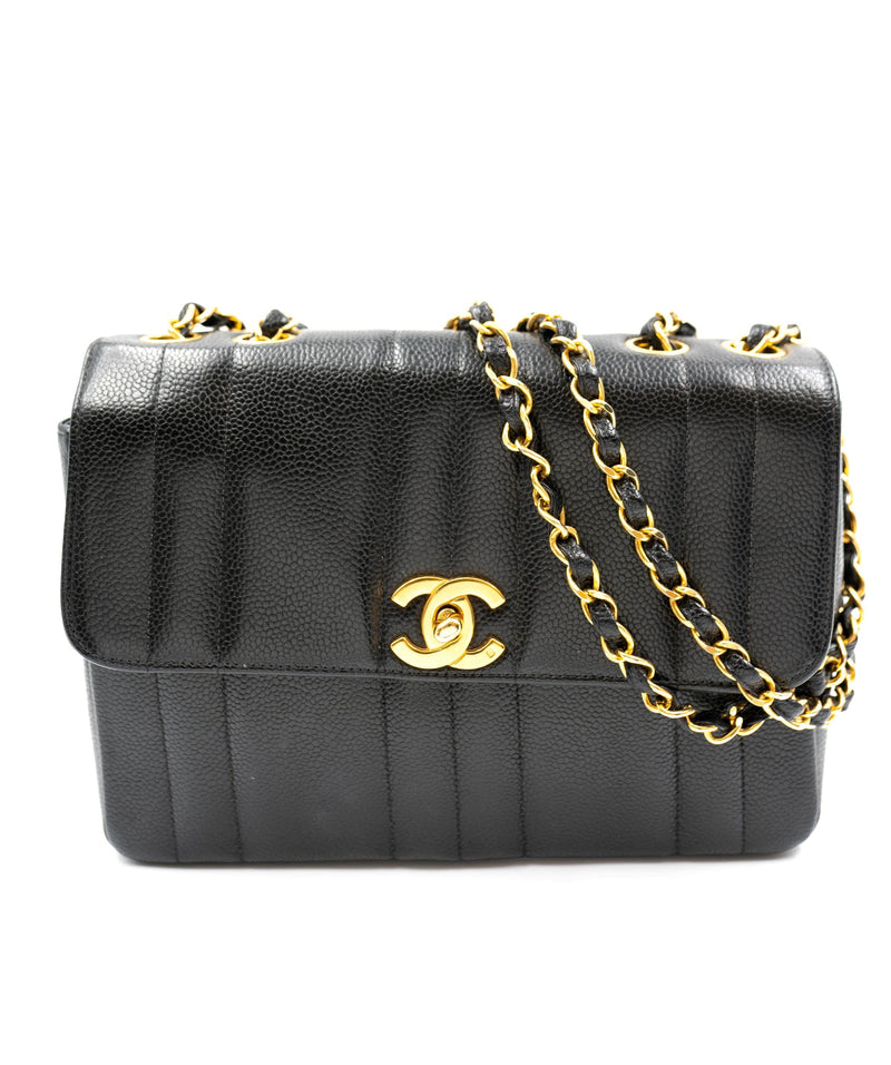 Chanel mademoiselle Square classic flap bag with Small CC logo - AWL33 –  LuxuryPromise