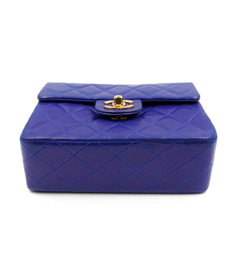 Chanel Vintage Blue royal 7 mini Flap bag - AWL3372