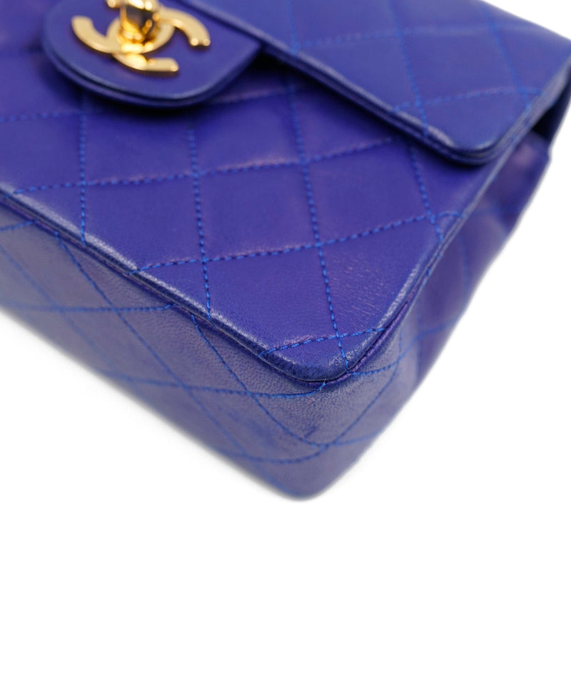 Chanel Vintage Blue royal 7 mini Flap bag - AWL3372