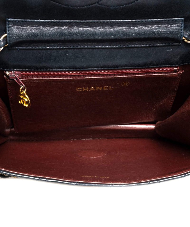 Chanel Chanel Navy Lambskin Single Flap Bag GHW - AGL1294
