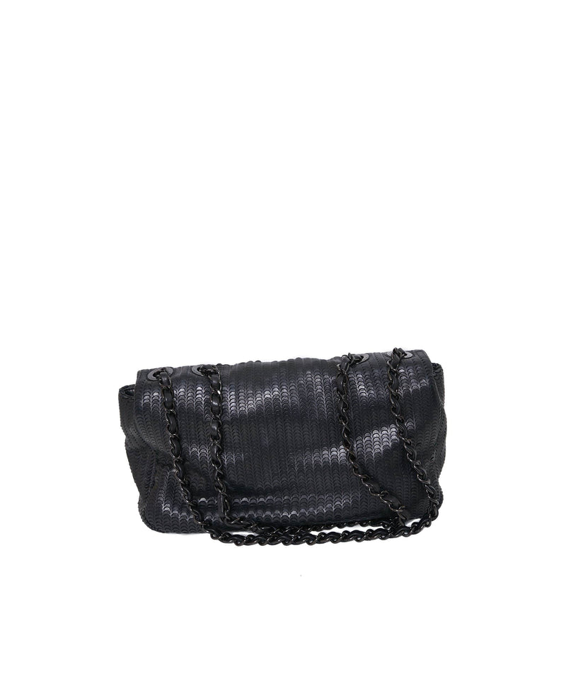 Chanel Chanel perforated flap back with black hardware - ASL1227