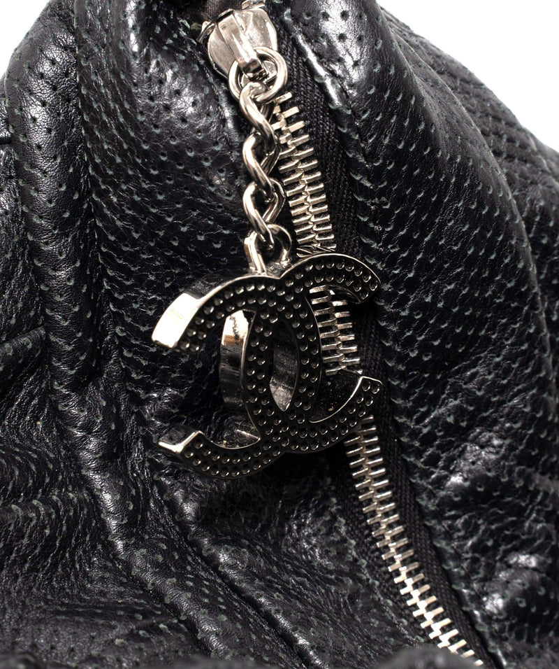 Chanel Chanel perforated tote Bag - ADL1432