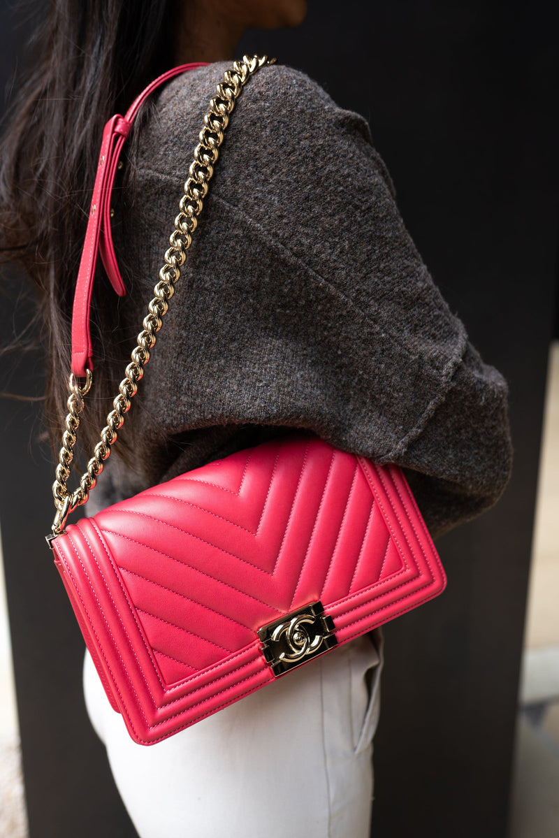 Chanel Pink Lambskin Chevron Medium Boy Bag - AGL1756 – LuxuryPromise