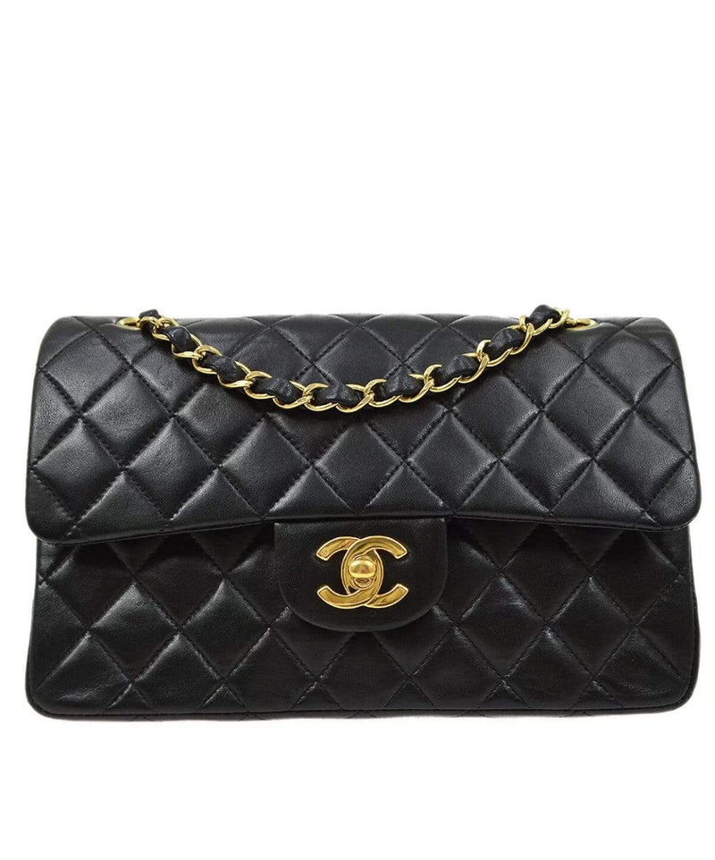 chanel flap clutch with chain