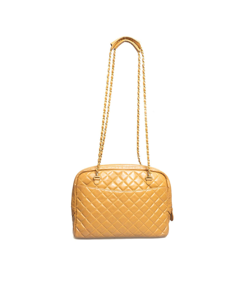Chanel Chanel Quilted Lambskin Beige Shoulder Bag - AWL1528