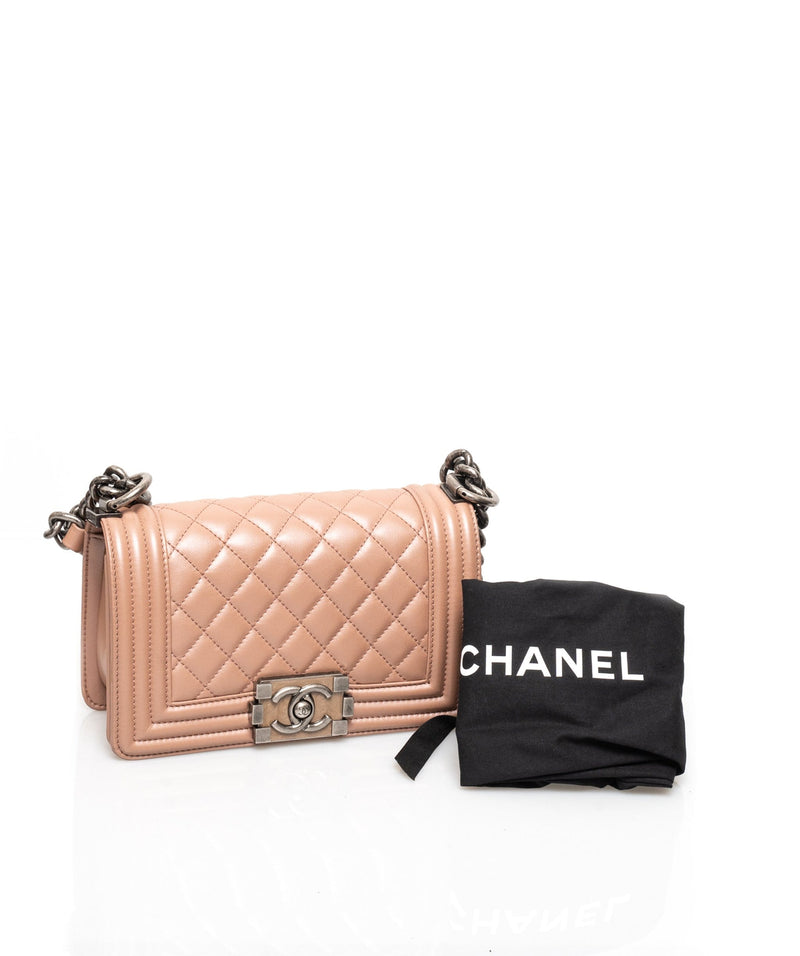 CHANEL  NUDE LIGHT PINK SMALL BOY BAG IN PATENT