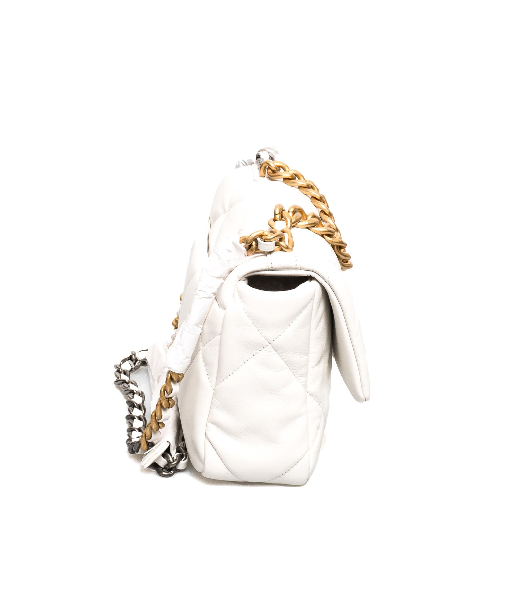 Chanel Chanel Small White Leather 19 Bag - AGL1368o