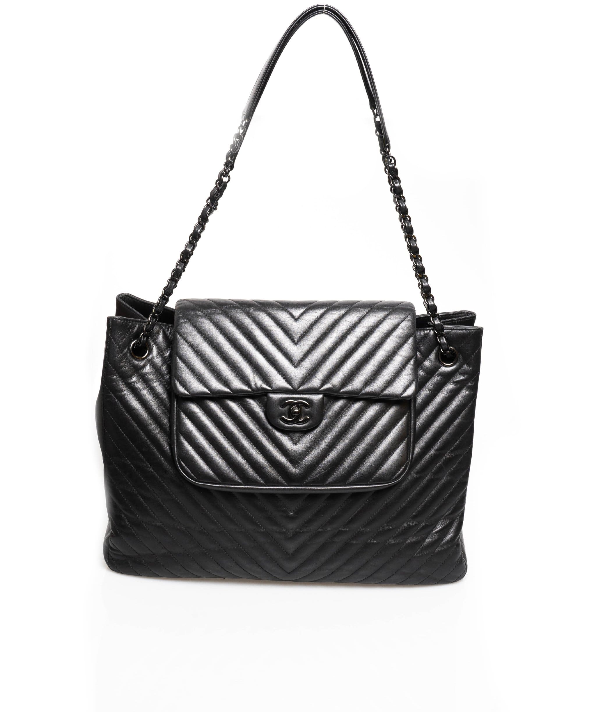 Chanel Chanel So Black Chevron Lambskin Leather Tote Bag NW3174