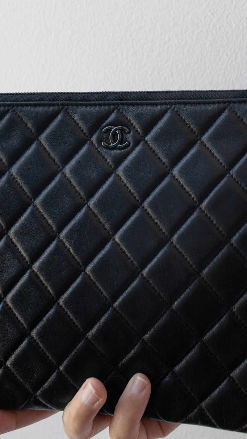chanel clutch bag black leather
