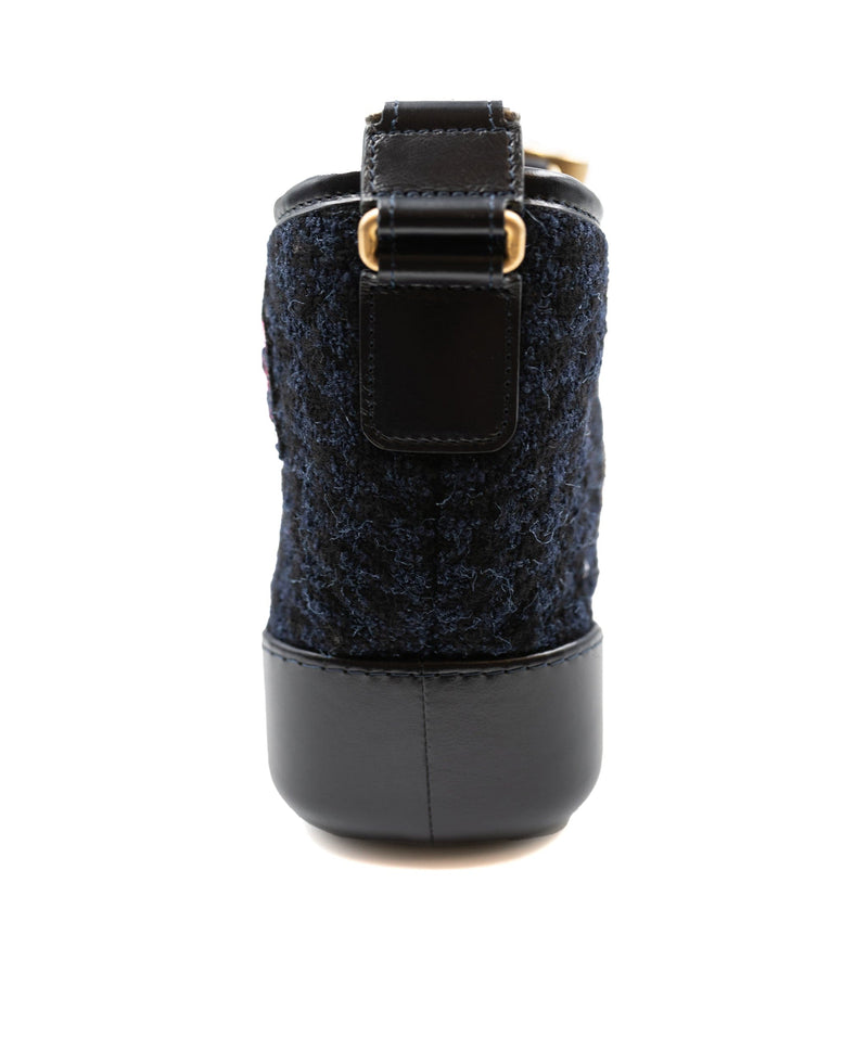 Chanel Navy Tweed Gabrielle Bag - AGL2125 – LuxuryPromise
