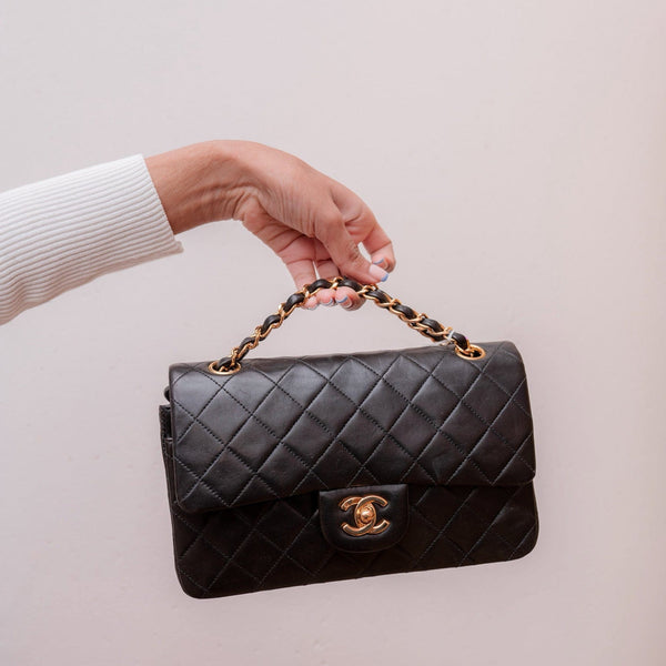Chanel Vintage Black 10 Medium Classic Flap Bag - AWL2184 – LuxuryPromise