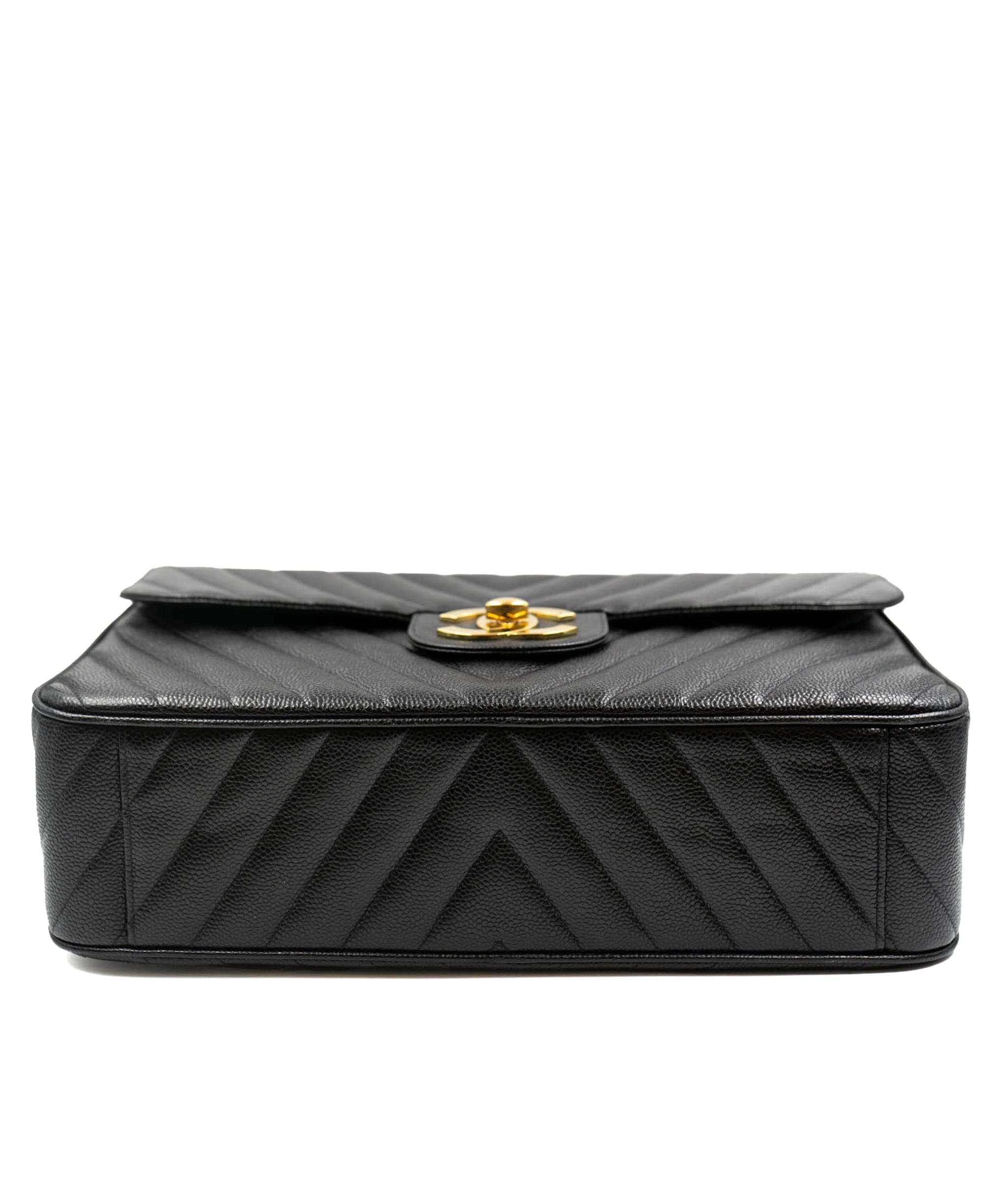 Chanel Chanel Vintage Caviar Maxi Chevron Classic Flap Bag GHW ASL3410