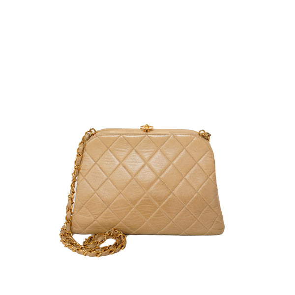 Chanel Vintage CC Kiss-Lock clasp Bag - AWL1436 – LuxuryPromise