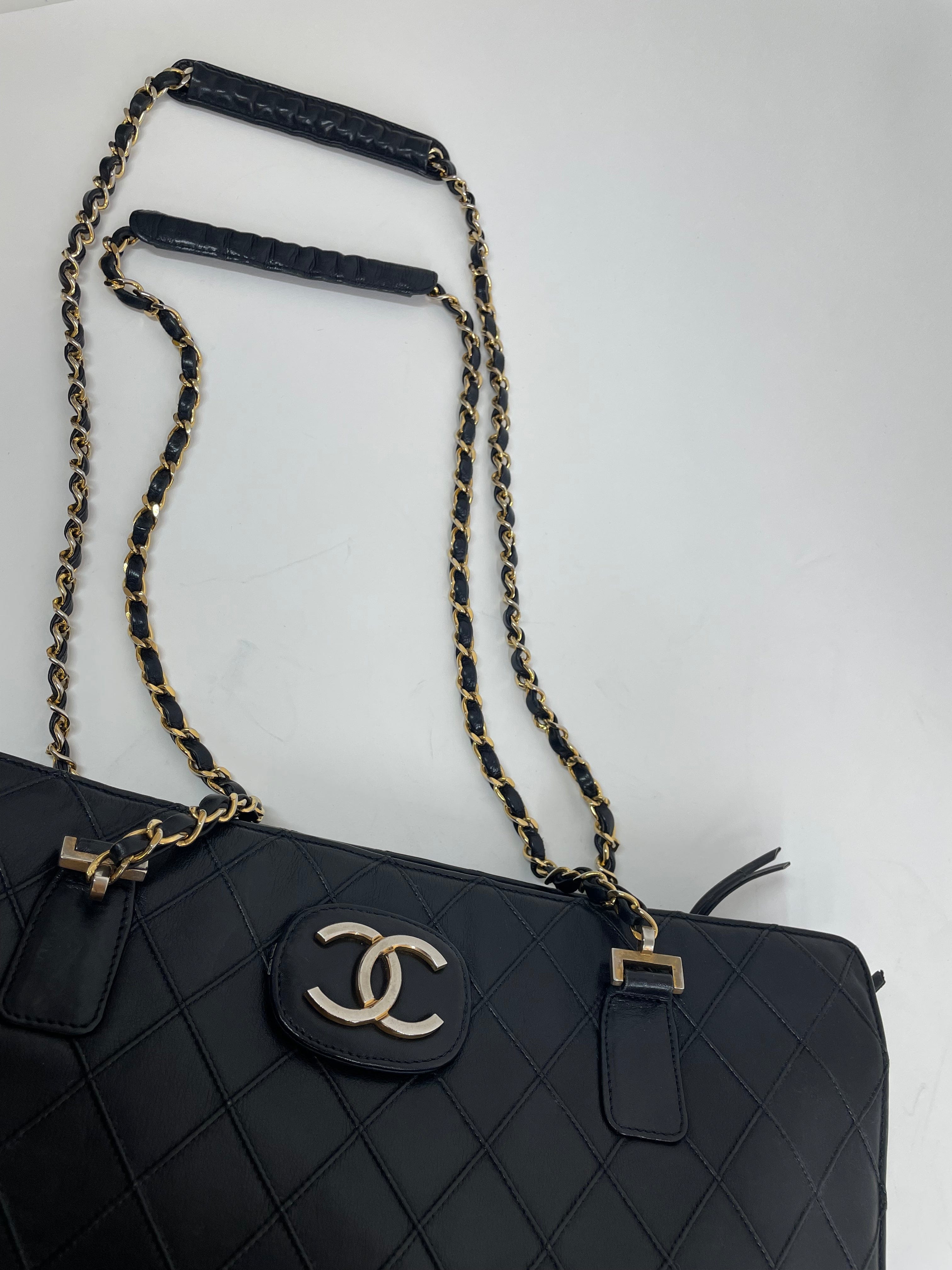 Chanel Chanel Vintage Chain Shoulderbag PXL1048