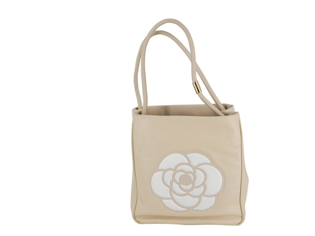 Chanel Vintage Cream Camellia Embossed Shoulder Tote Bag - AWC1256 –  LuxuryPromise
