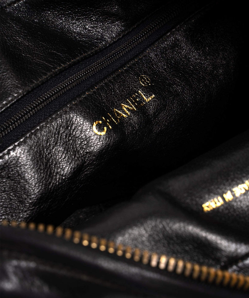 Chanel Chanel Vintage Front Pocket Camera Bag - AWL1455