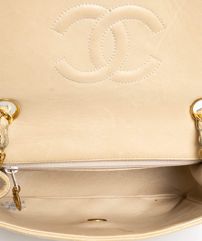 Chanel weekendbag beige – A Piece Lux