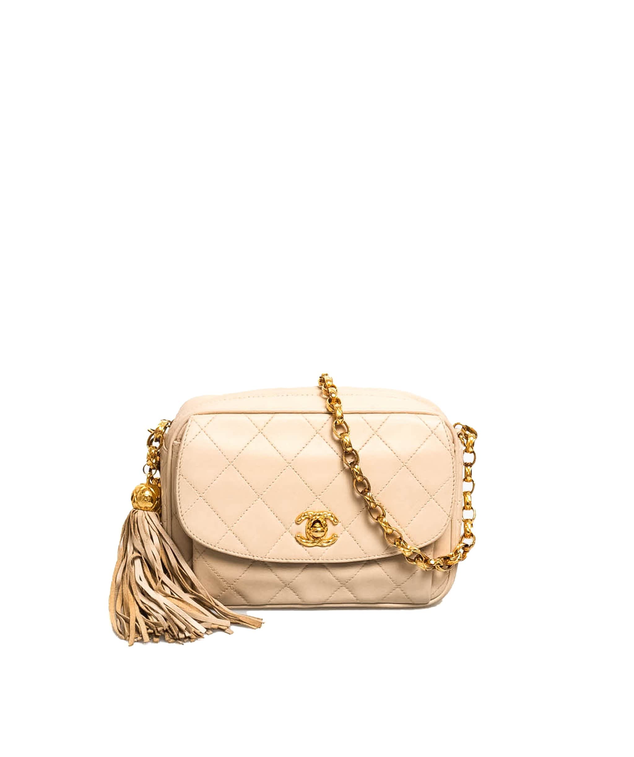 Chanel Vintage Mini Beige Bijoux Camera Bag - AWL2044 – LuxuryPromise