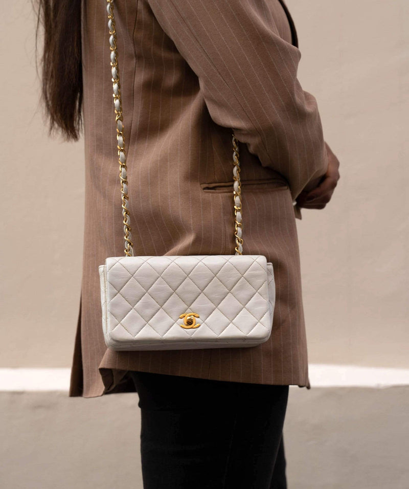 Chanel Vintage Mini White Lambskin Full Flap Bag - AWL1690 – LuxuryPromise