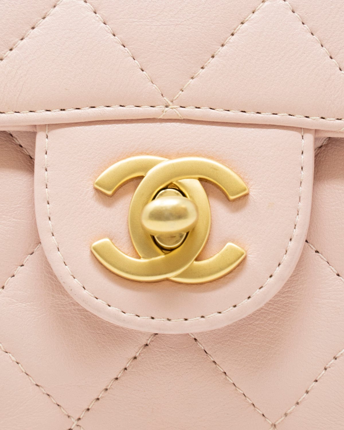 Chanel Chanel Vintage Pink 7" classic flap bag - AWL2569