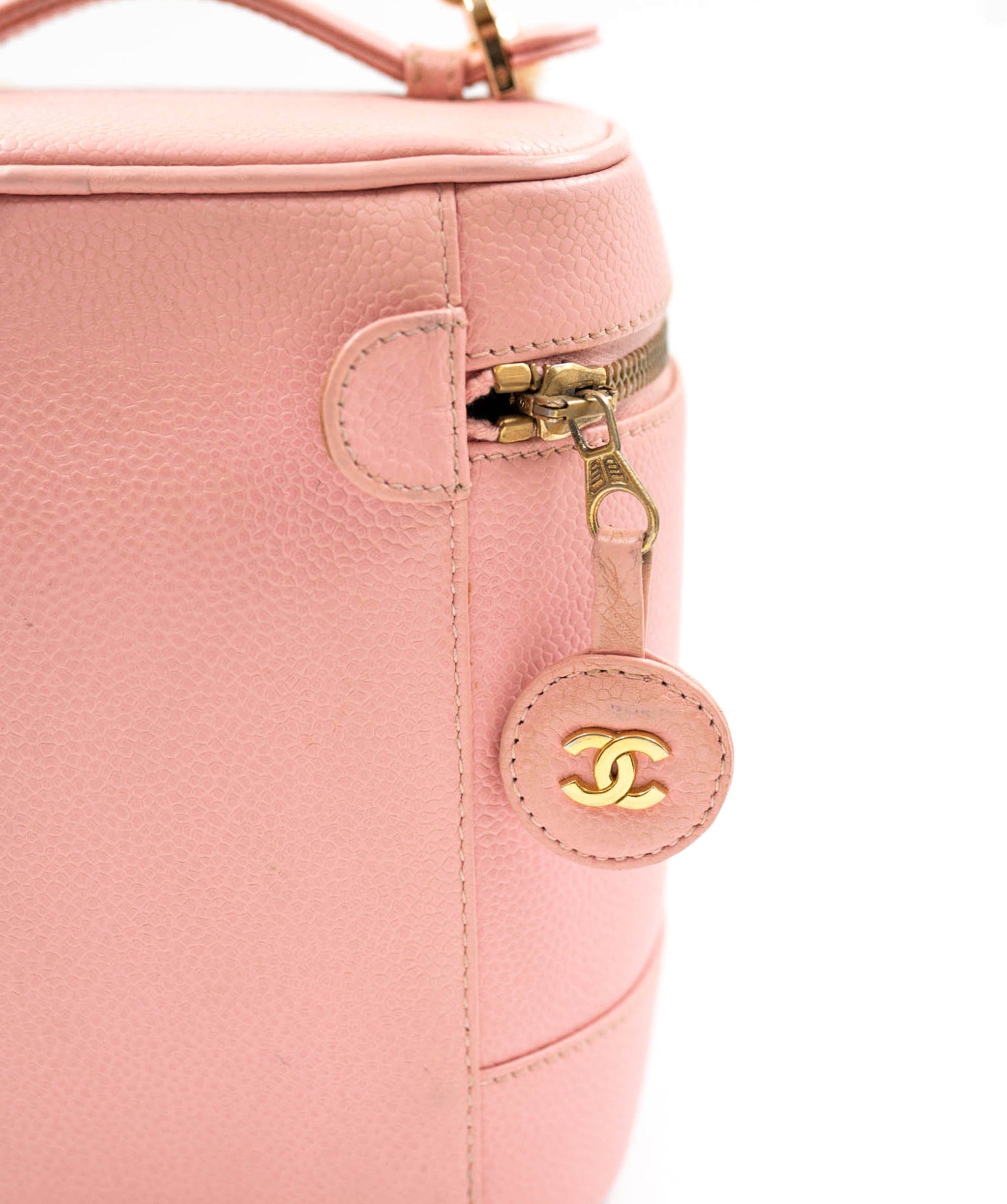 Chanel Chanel VTG Pink Vanity Case In GHW SYL1047