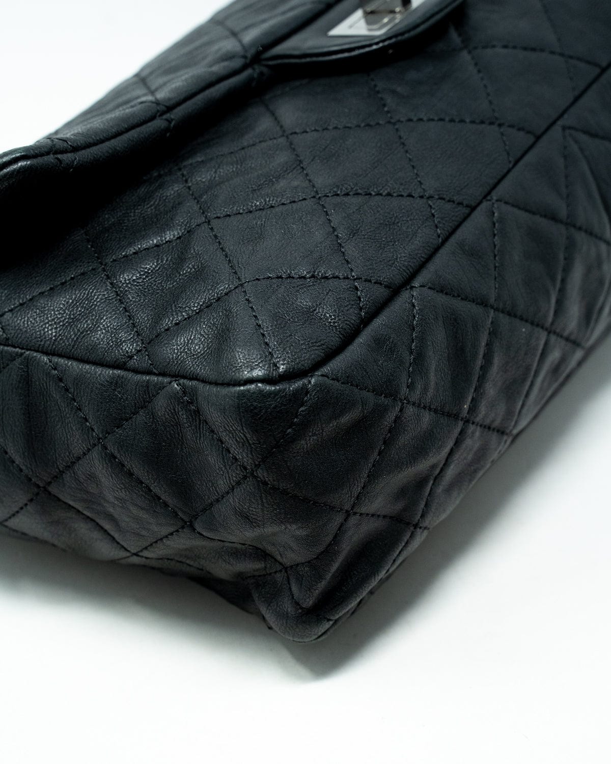 Chanel Chanel XXL Reissue Shoulder bag distressed leather  - ADL1693