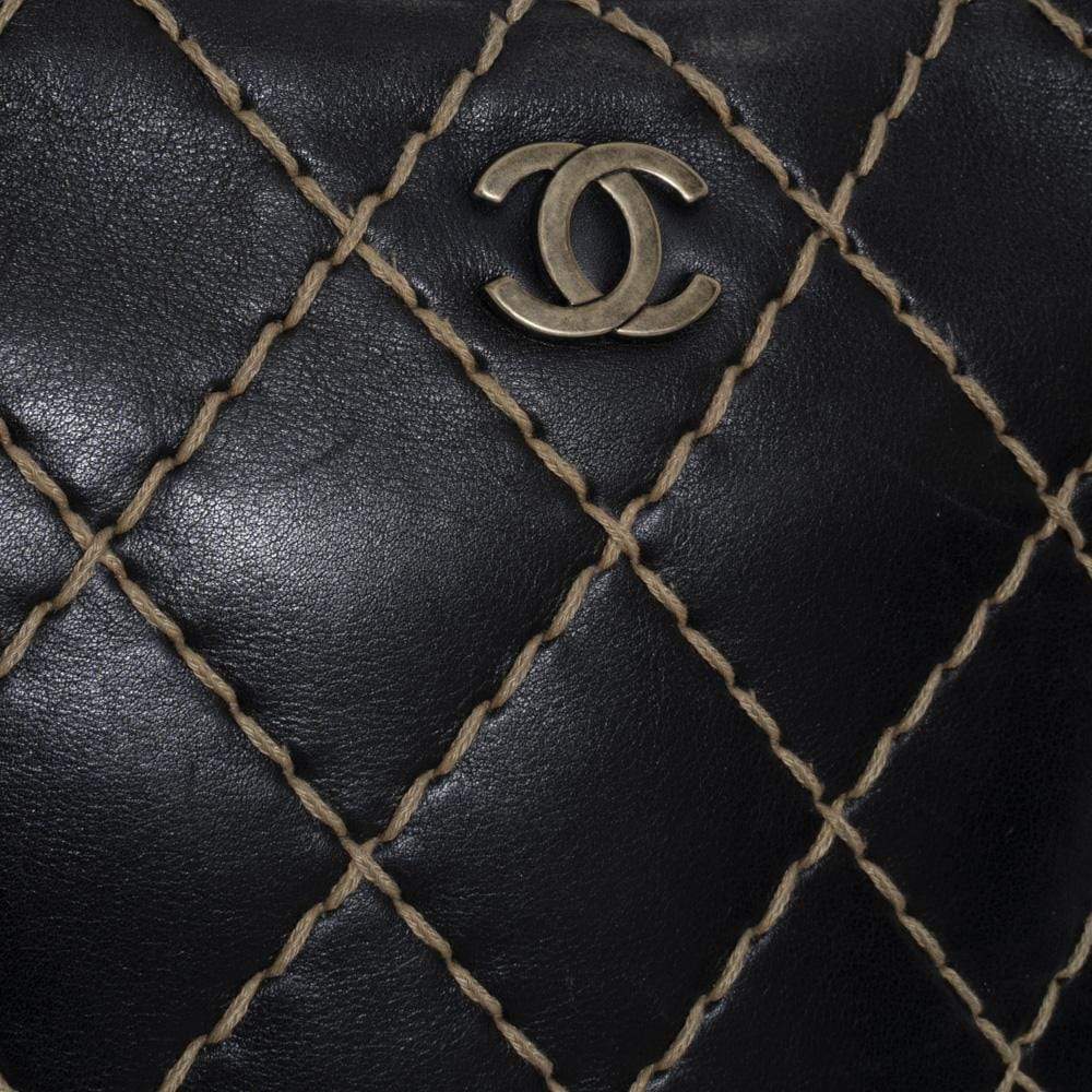 Chanel Chanel Zip Around Wild Stitch Hand Bag MW2409