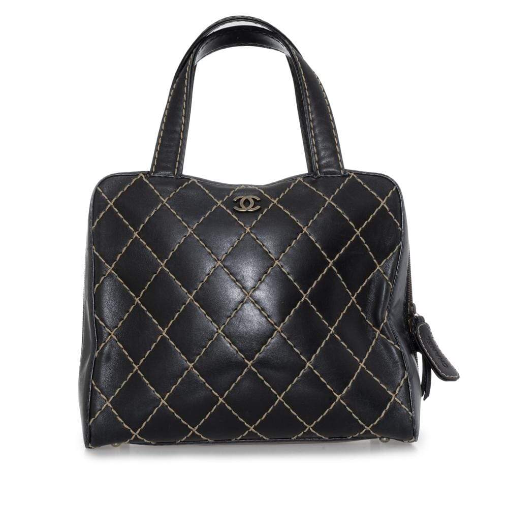 Chanel Chanel Zip Around Wild Stitch Hand Bag MW2409