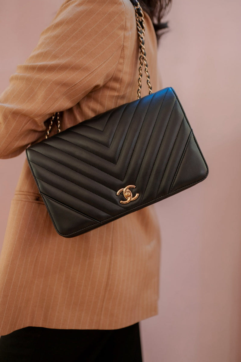 Chanel Black Chevron Quilted Lambskin Leather Leo Jumbo Flap Bag - Yoogi's  Closet