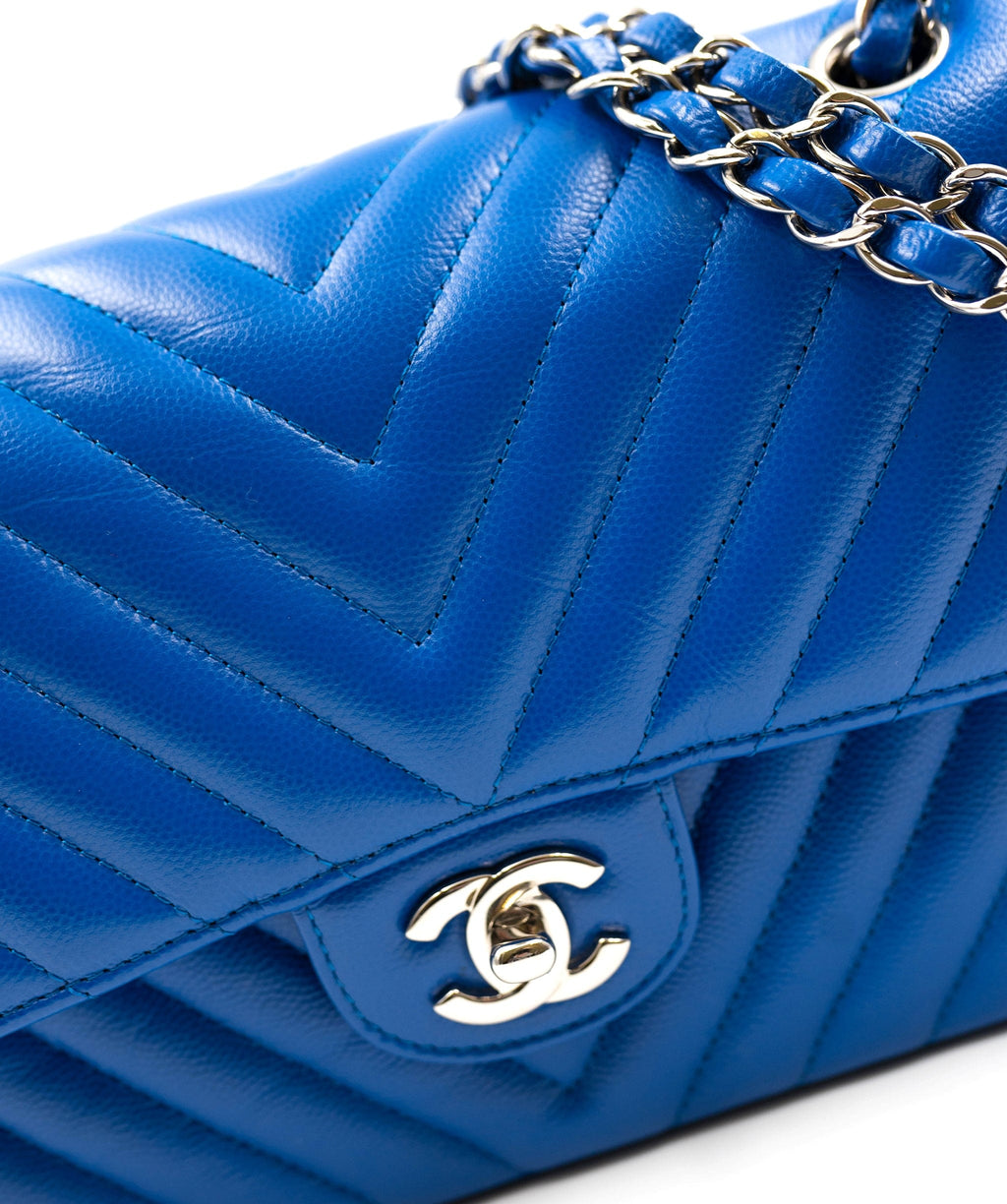 NEW CHANEL CLASSIC TIMELESS HANDBAG CAVIAR BLUE CHEVRON LEATHER NEW BAG  ref.581681 - Joli Closet