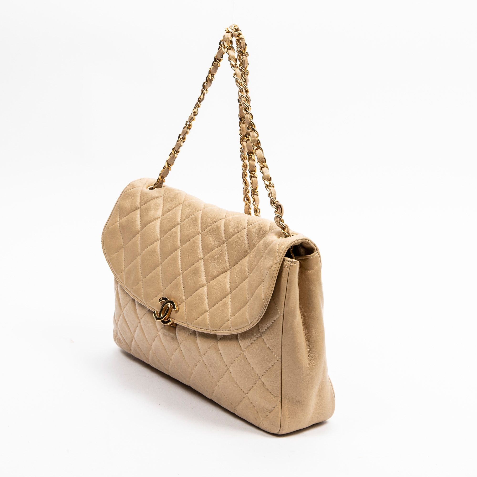Chanel Vintage Chanel Beige CC Clasp Lock Flap Bag - AWL2150