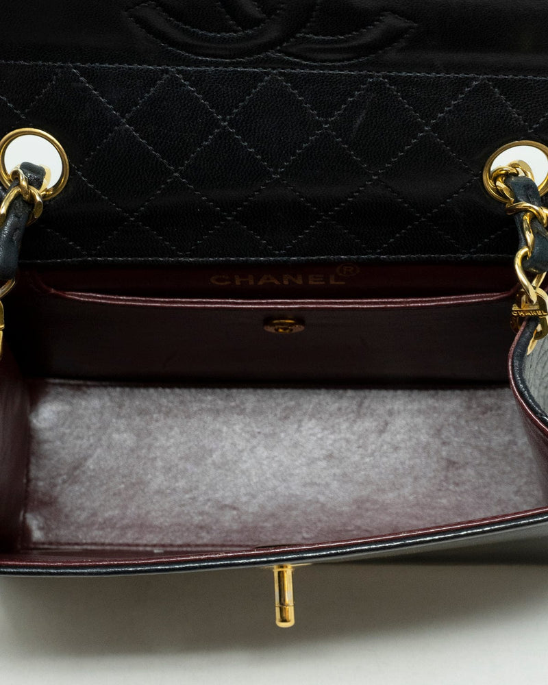 Vintage Chanel Black Trapezoid Bag & Purse - AWL2257 – LuxuryPromise
