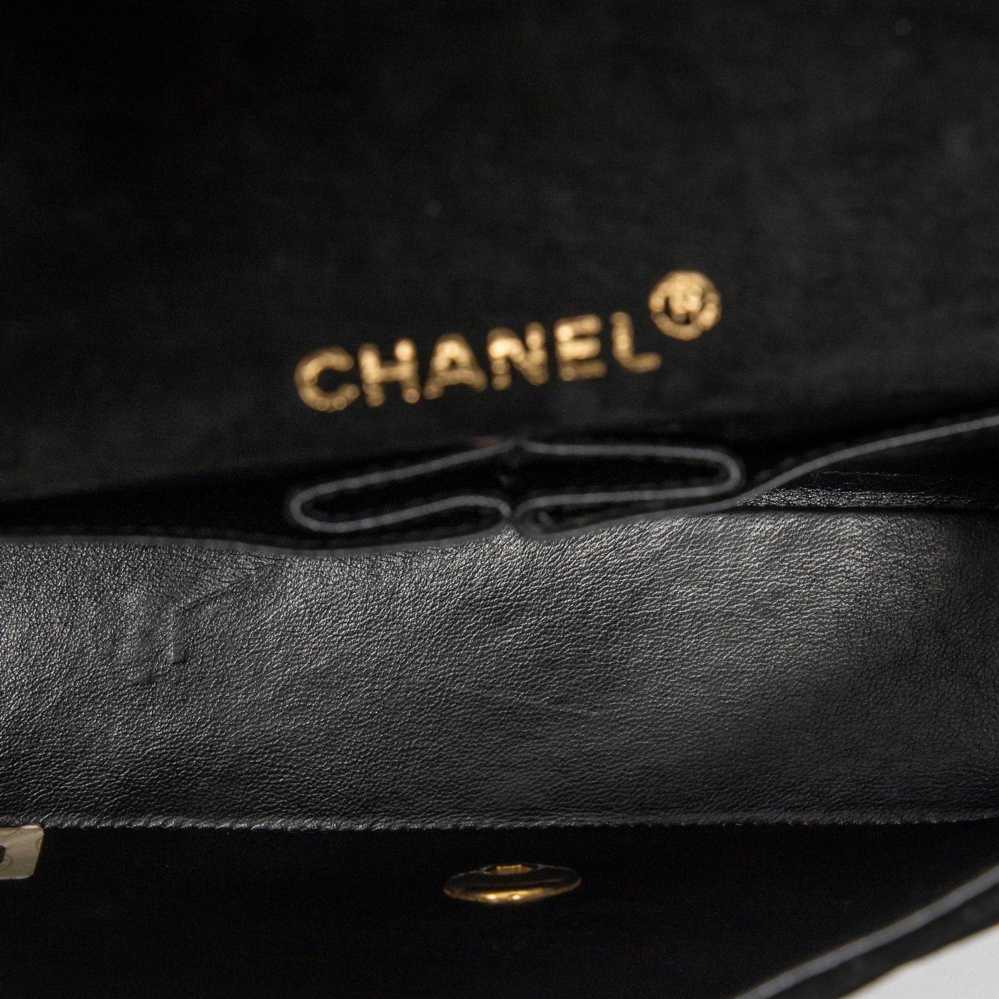Chanel Chanel Mademoiselle Mini Full Flap AAU0269