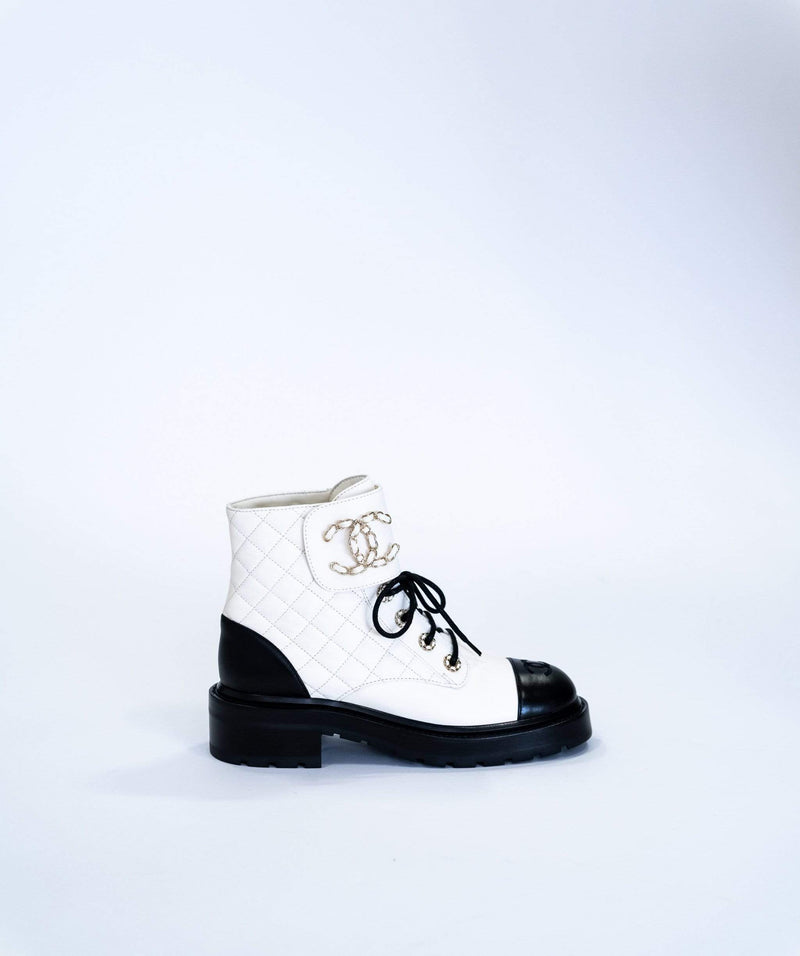 Chanel Chanel 19 white boots size 38.5 - ASL1219