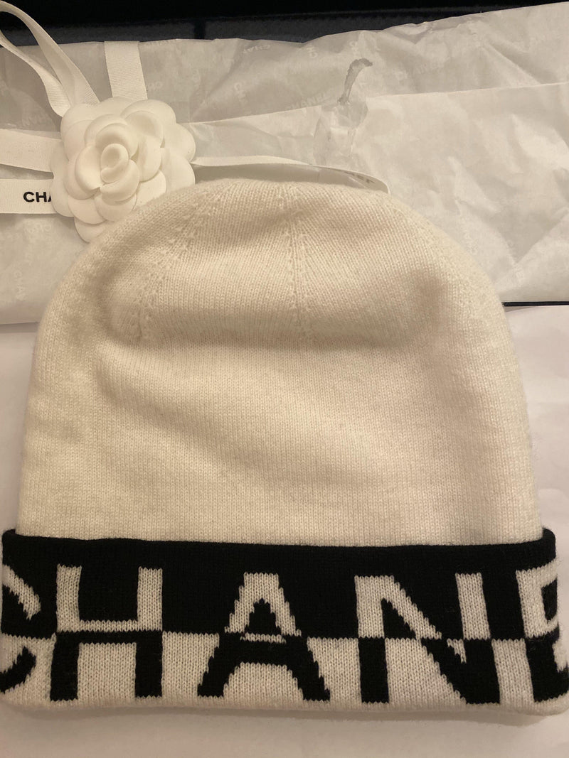 Chanel Chanel beanie hat black and white