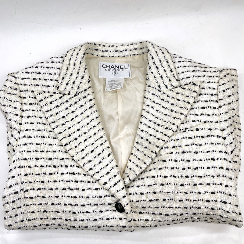 Chanel White Cotton Blend Tweed Denim Trimmed Jacket  Size US 10 at  1stDibs  chanel white tweed jacket white cotton jacket chanel white  denim jacket