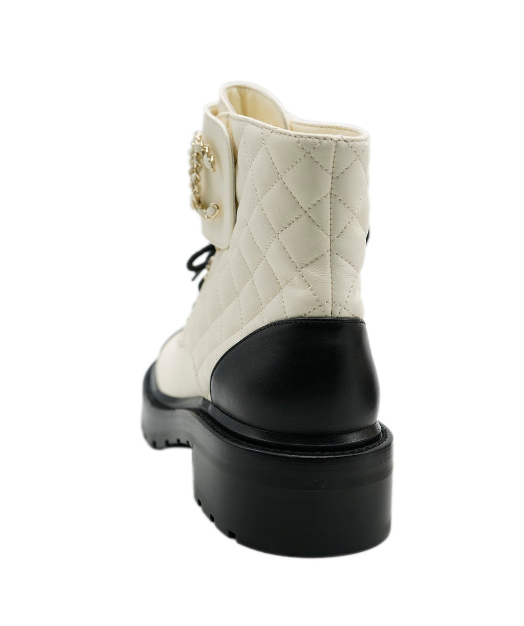 Chanel Boots White and Black with Gold CC Size 37.5 - CW6224 – LuxuryPromise
