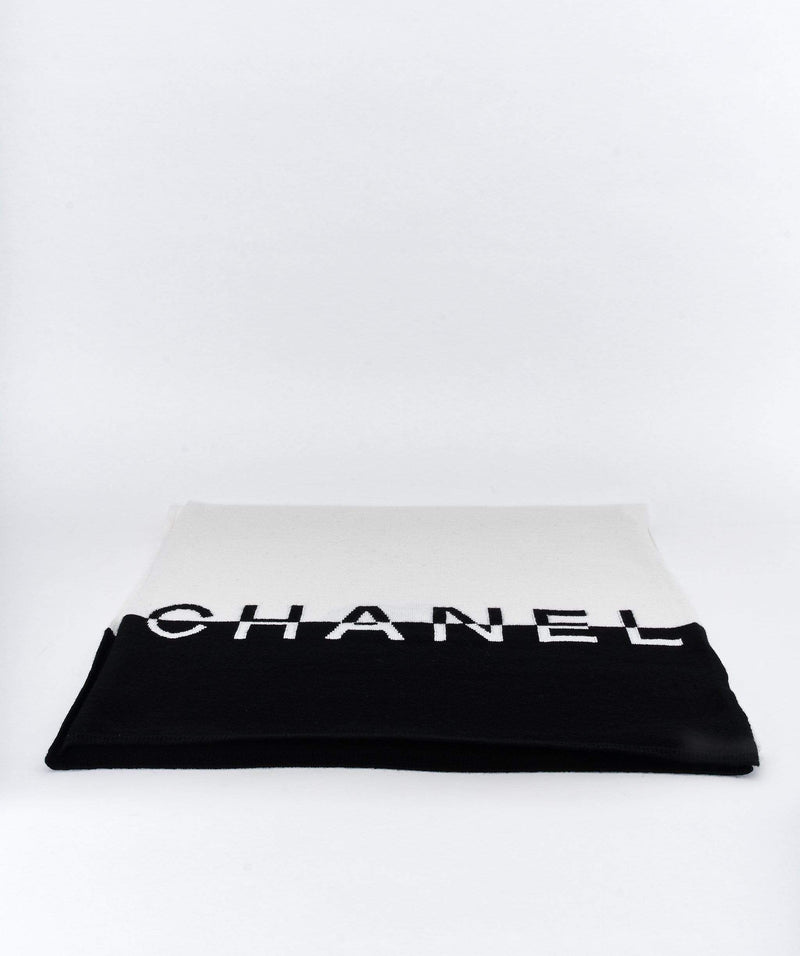Chanel Chanel CC black and white cashmere shawl