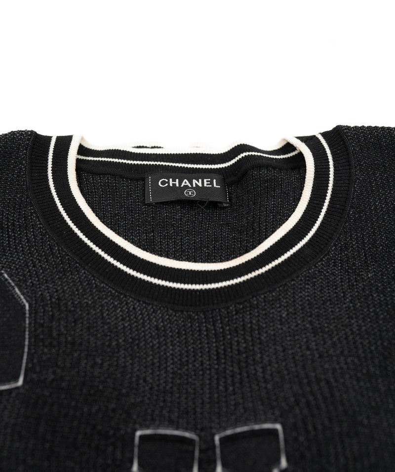 Black chanel discount sweatshirt