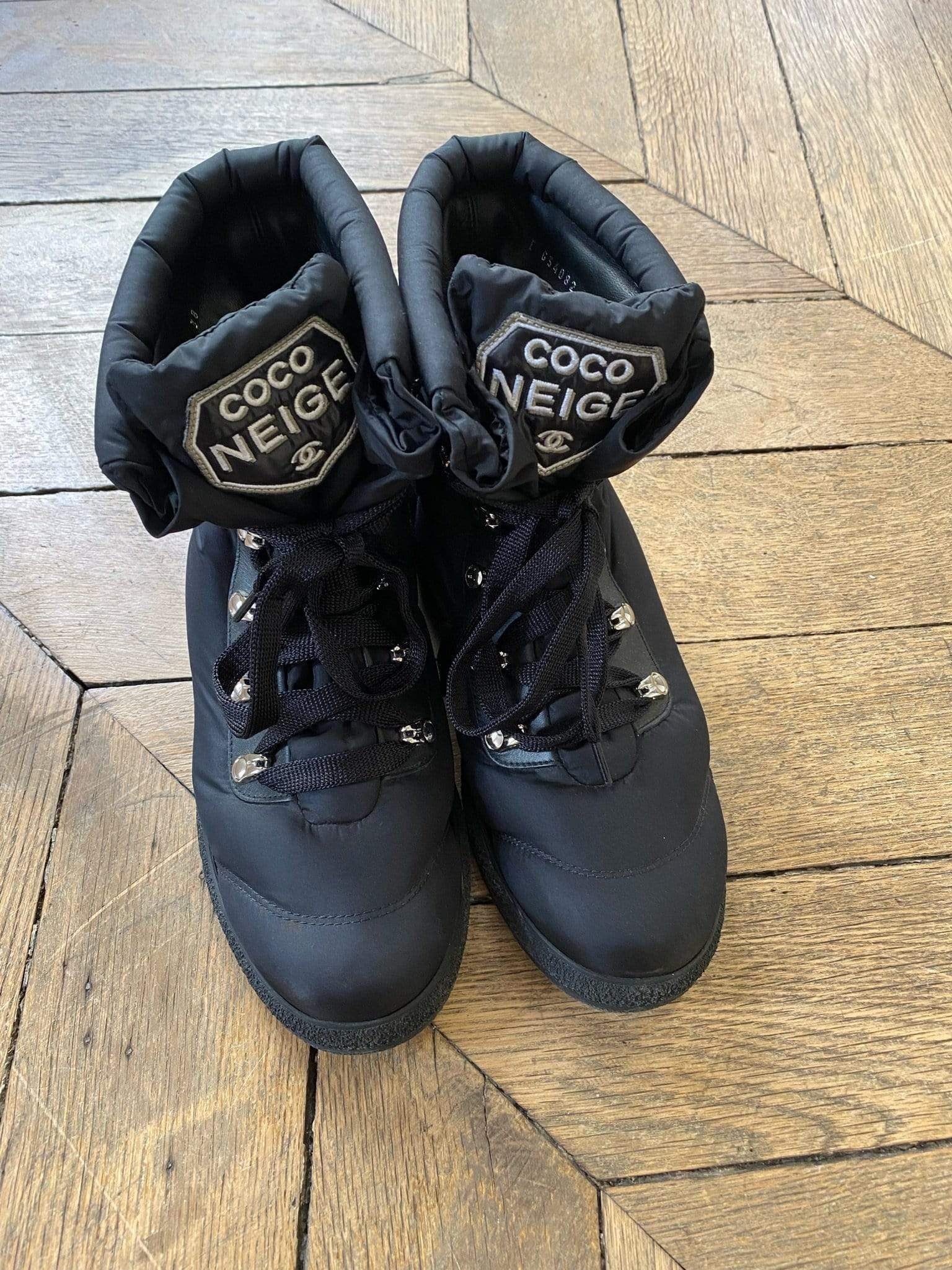 Chanel coco neige boots 38 ASC1078 – LuxuryPromise