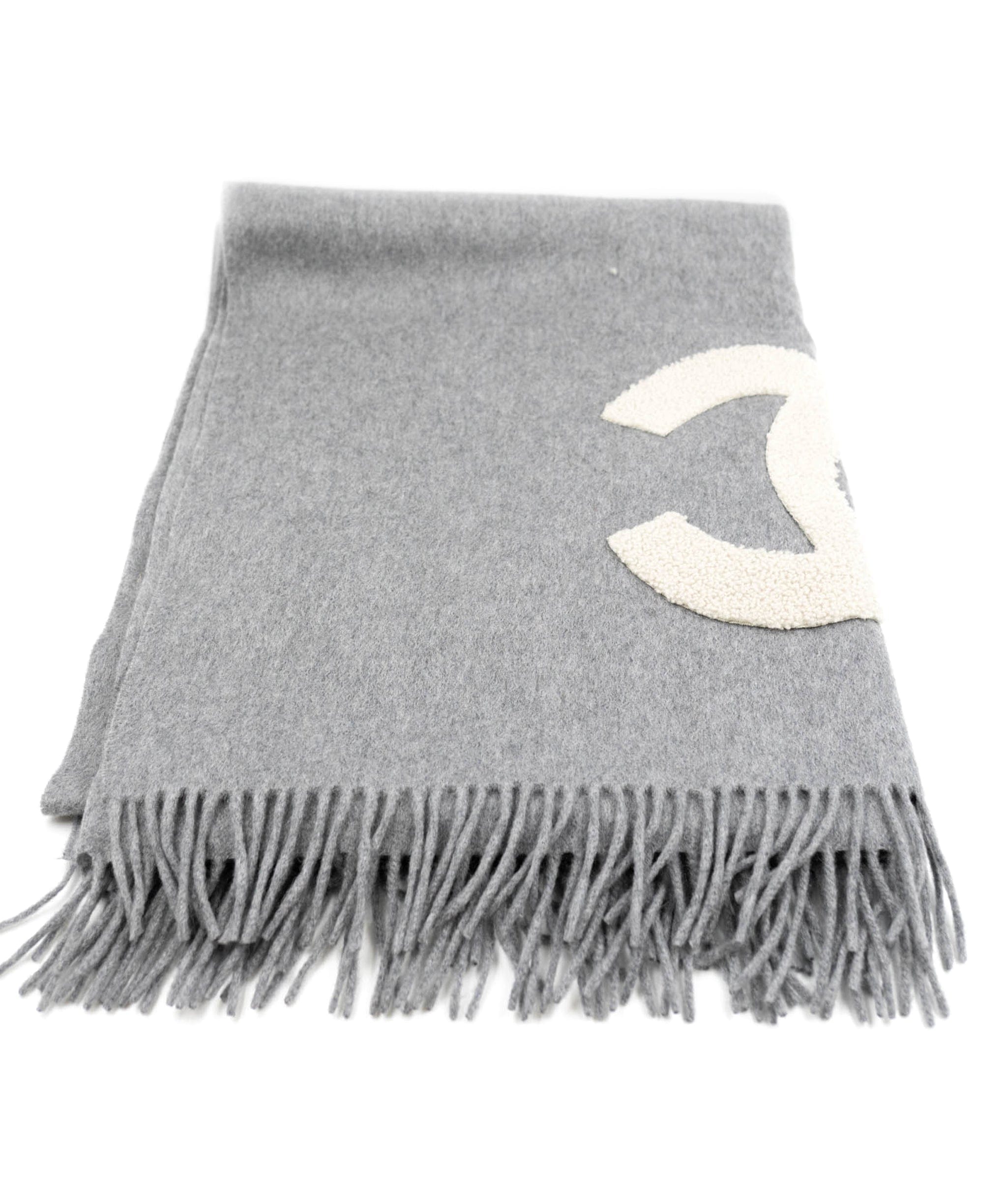 Chanel Chanel Grey CC logo long scarf - AWL4059