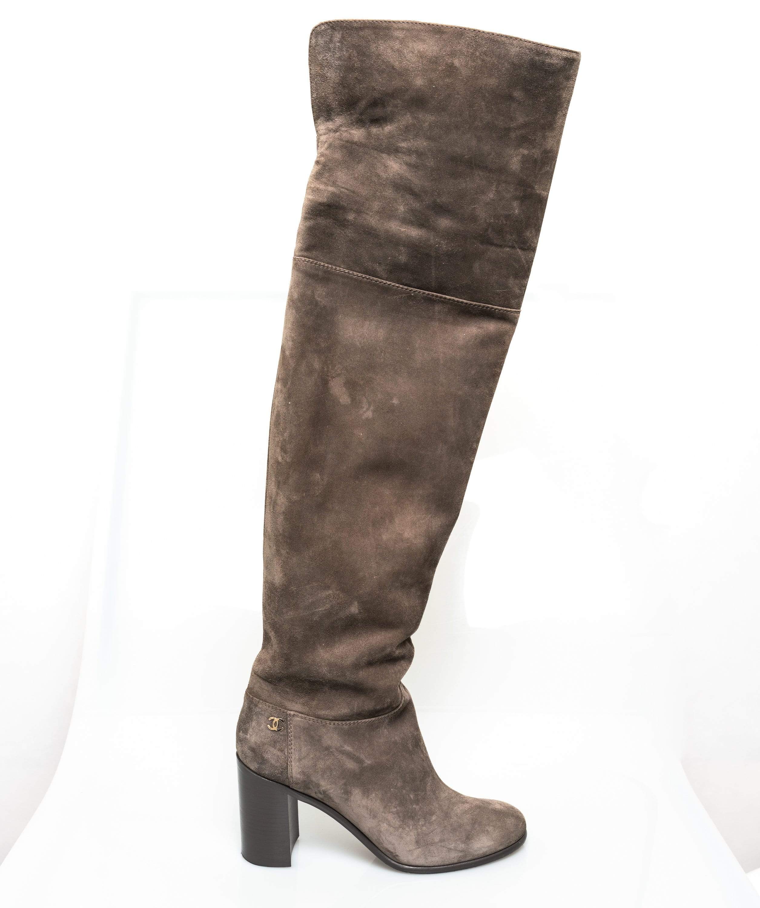 Chanel Chanel Grey Suede Knee High boots size 40- ASC1128