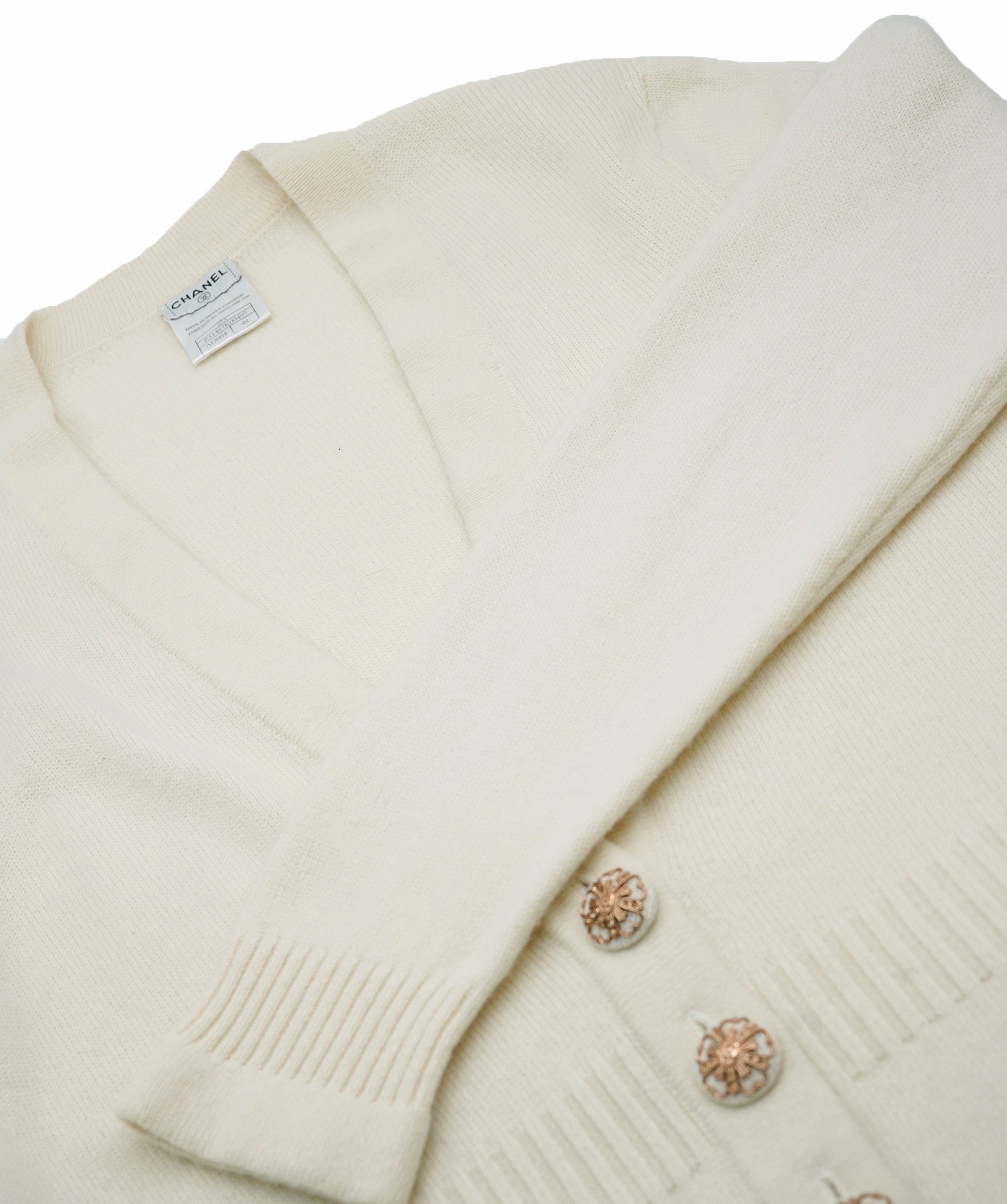 Chanel Chanel off white cashmere cardigan - AWL4172