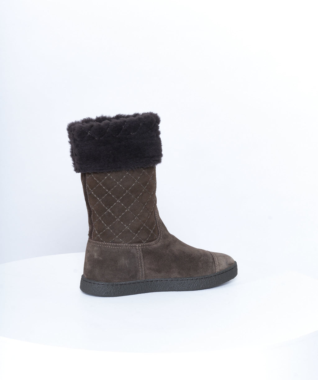 Chanel shearling boots size 37 – LuxuryPromise