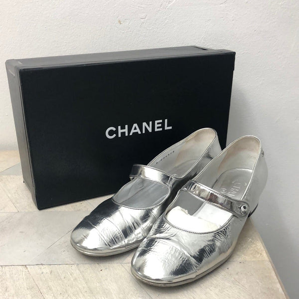 Chanel Silver Mary Jane Shoes 38.5 - AWL2484 – LuxuryPromise