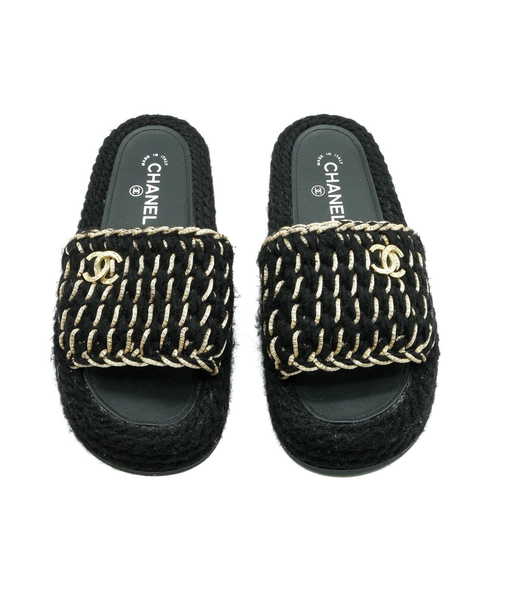 Chanel 2025 tweed slides