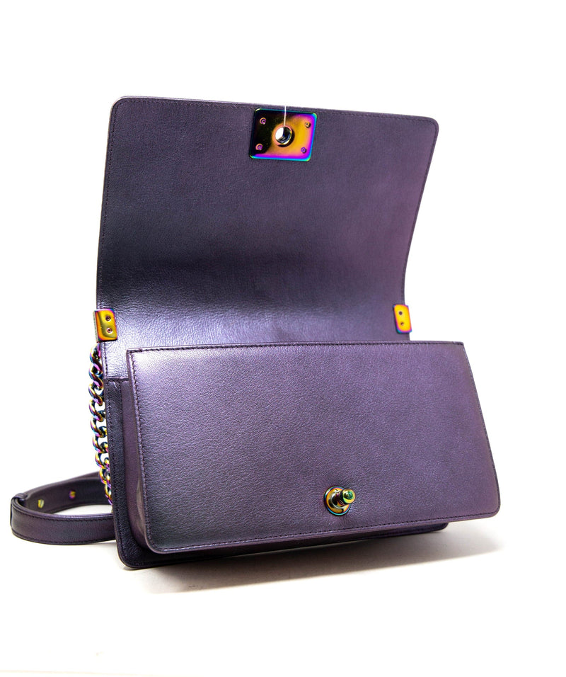 Boy leather handbag Chanel Purple in Leather - 36163395