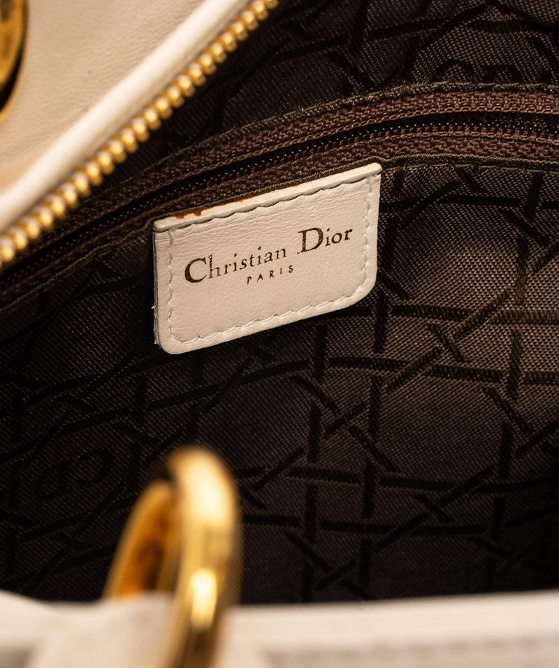 Christian Dior Dior Cream Medium Lady Dior Bag - AWL1628